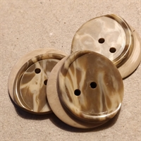 brun-beige-melerede-runde-plastik-knapper-vintage-frakkeknap